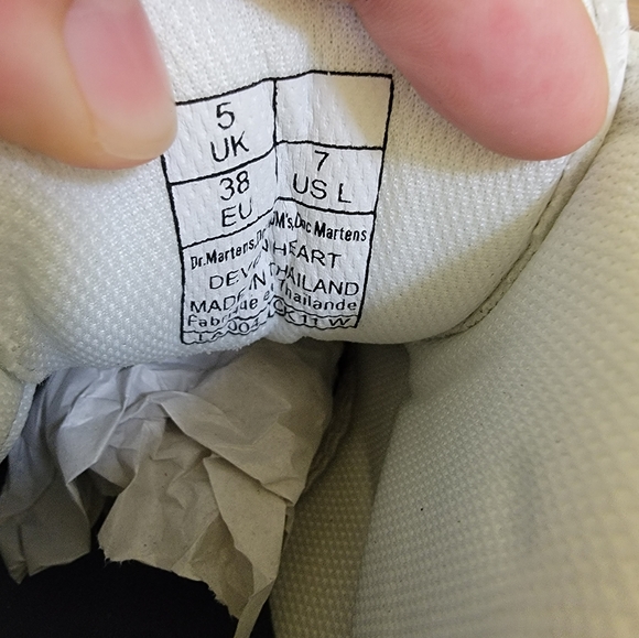 ❤️Dr. Martens, DEVON FLOWER BUCKLE LEATHER PLATFORM BOOTS,size US 7 - Picture 10 of 12